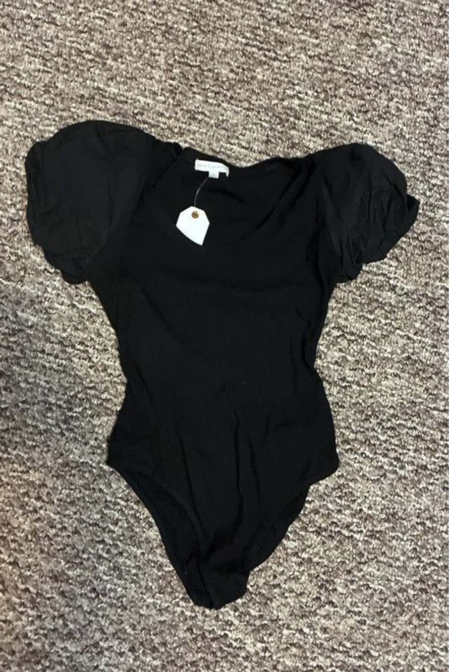 Women’s nwt large coco and Jaimeson black short sleeve bodysuit mixed media